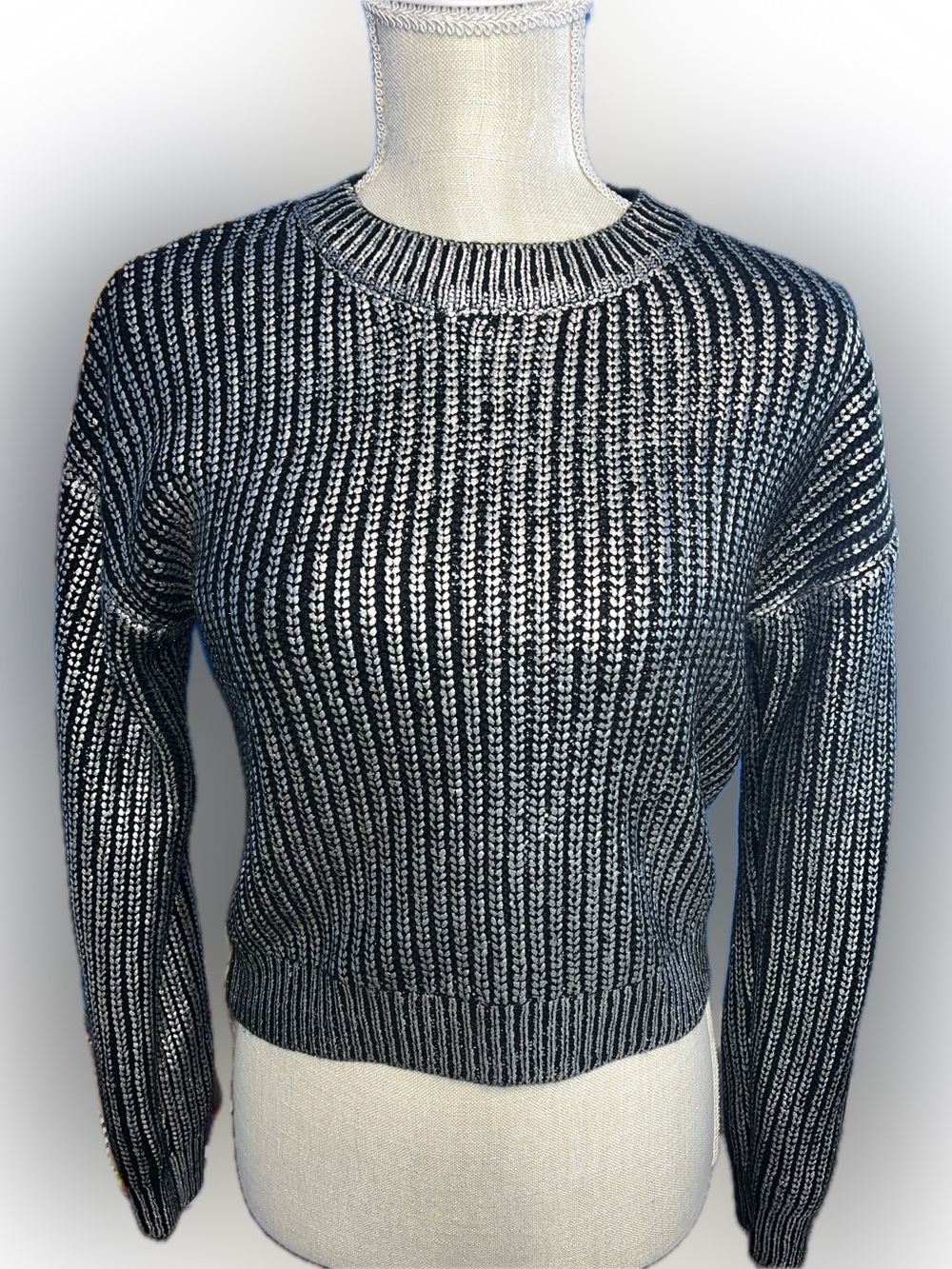 Madden Girl Metallic Silver Foil Ribbed Knit Cropped Sweater, Size S